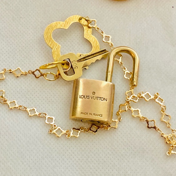Louis Vuitton Lock, Key, Tag Bundle - Picture 5 of 13